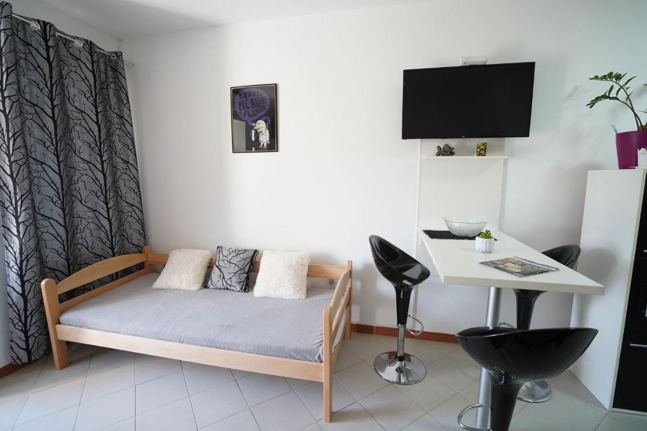Iva Studio-Apartment Kladovo Bagian luar foto