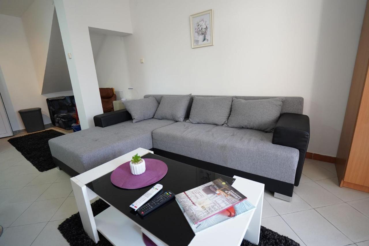 Iva Studio-Apartment Kladovo Bagian luar foto