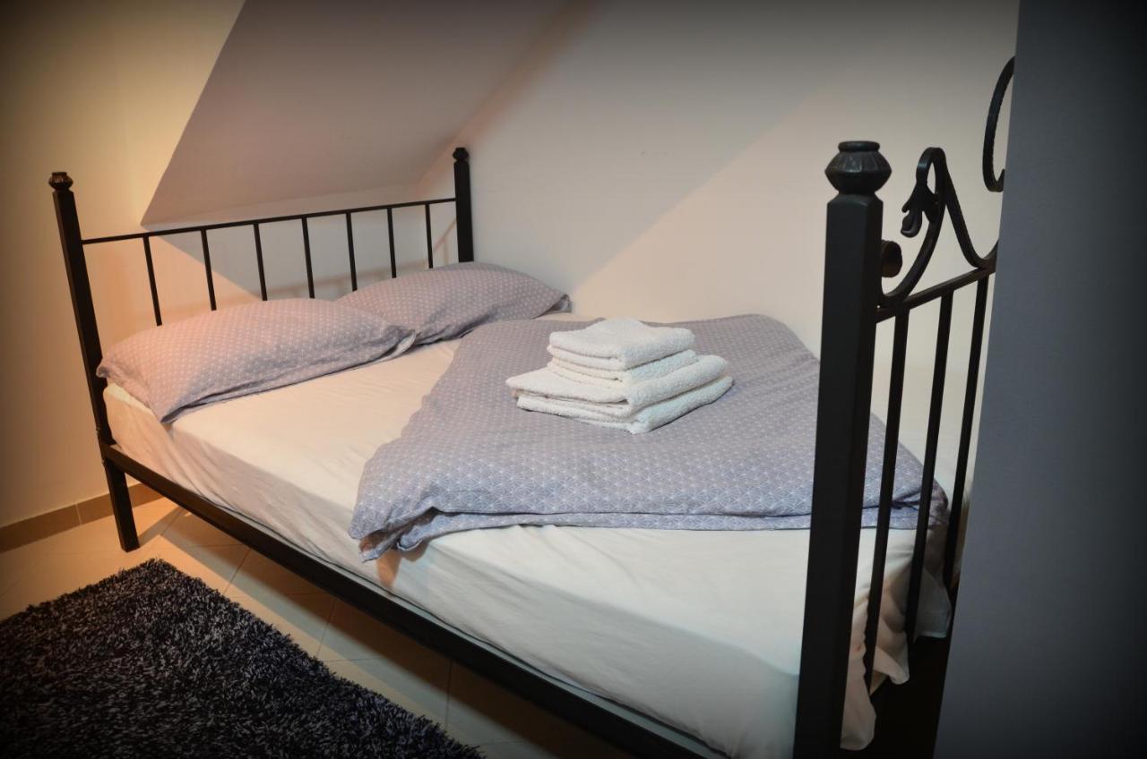 Iva Studio-Apartment Kladovo Bagian luar foto